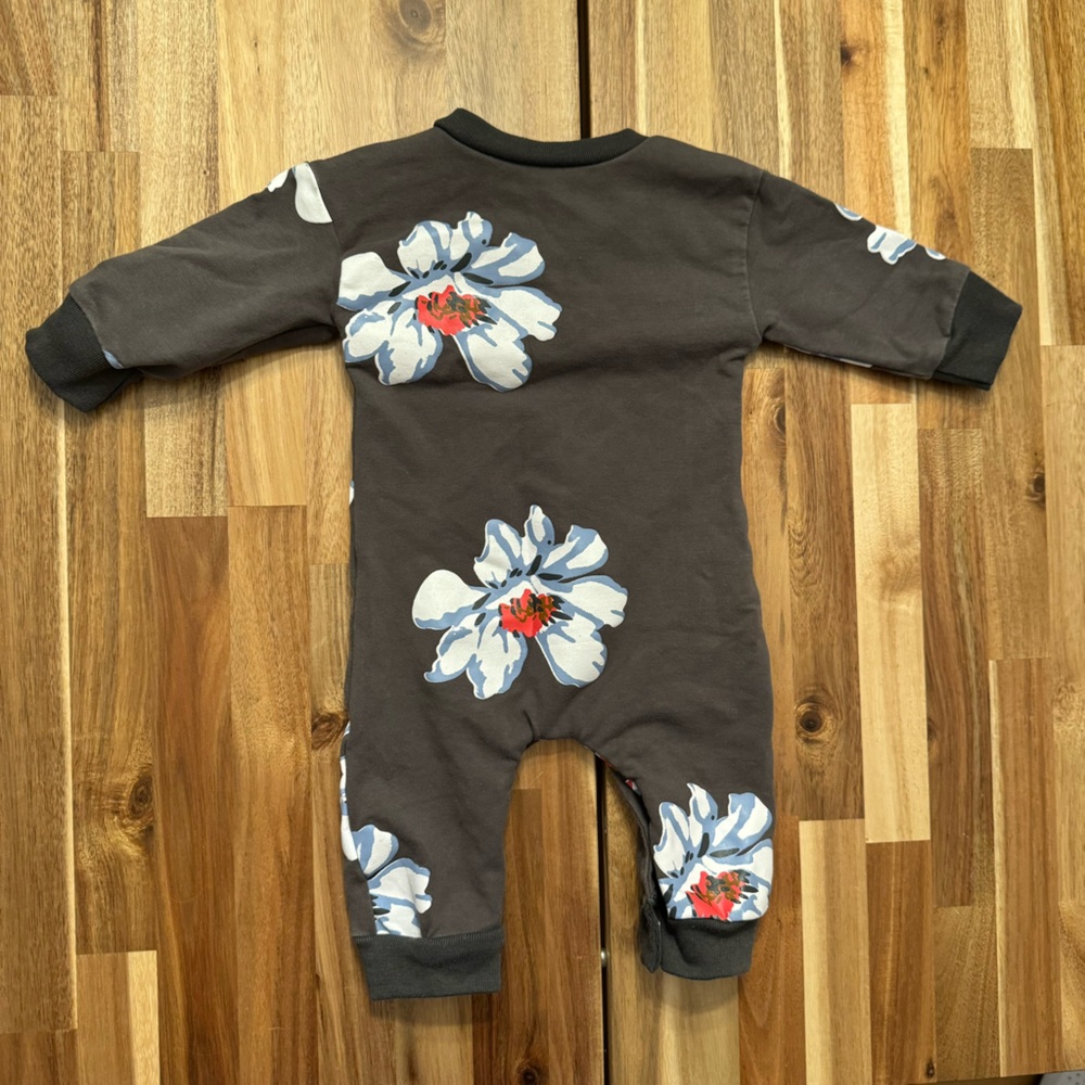 Infant Charcoal Gray Floral Long Sleeve Romper 0-3M Snap Bottom‎ Jumpsuit